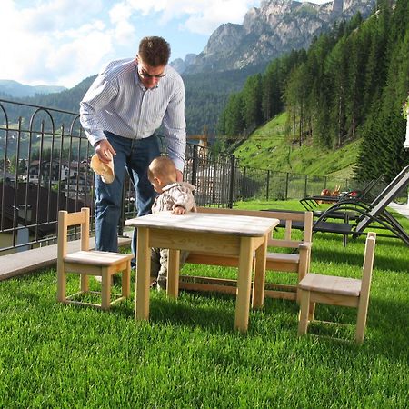 Garni La Tambra Hotel Selva di Val Gardena Exterior foto