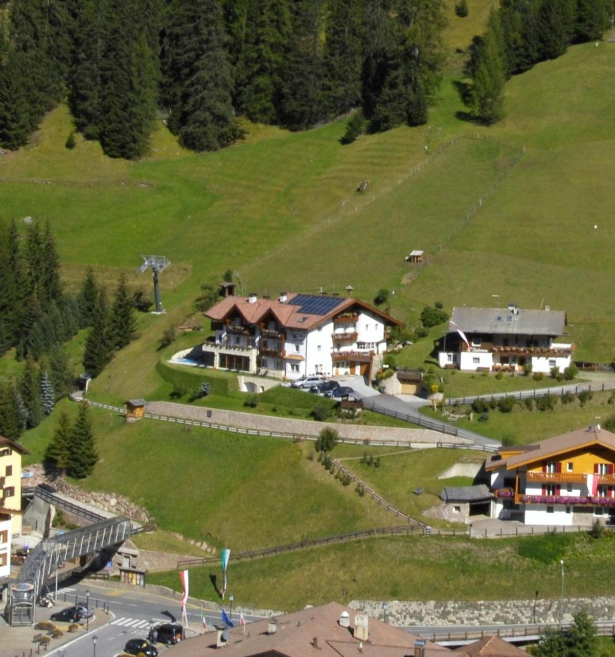 Garni La Tambra Hotel Selva di Val Gardena Exterior foto