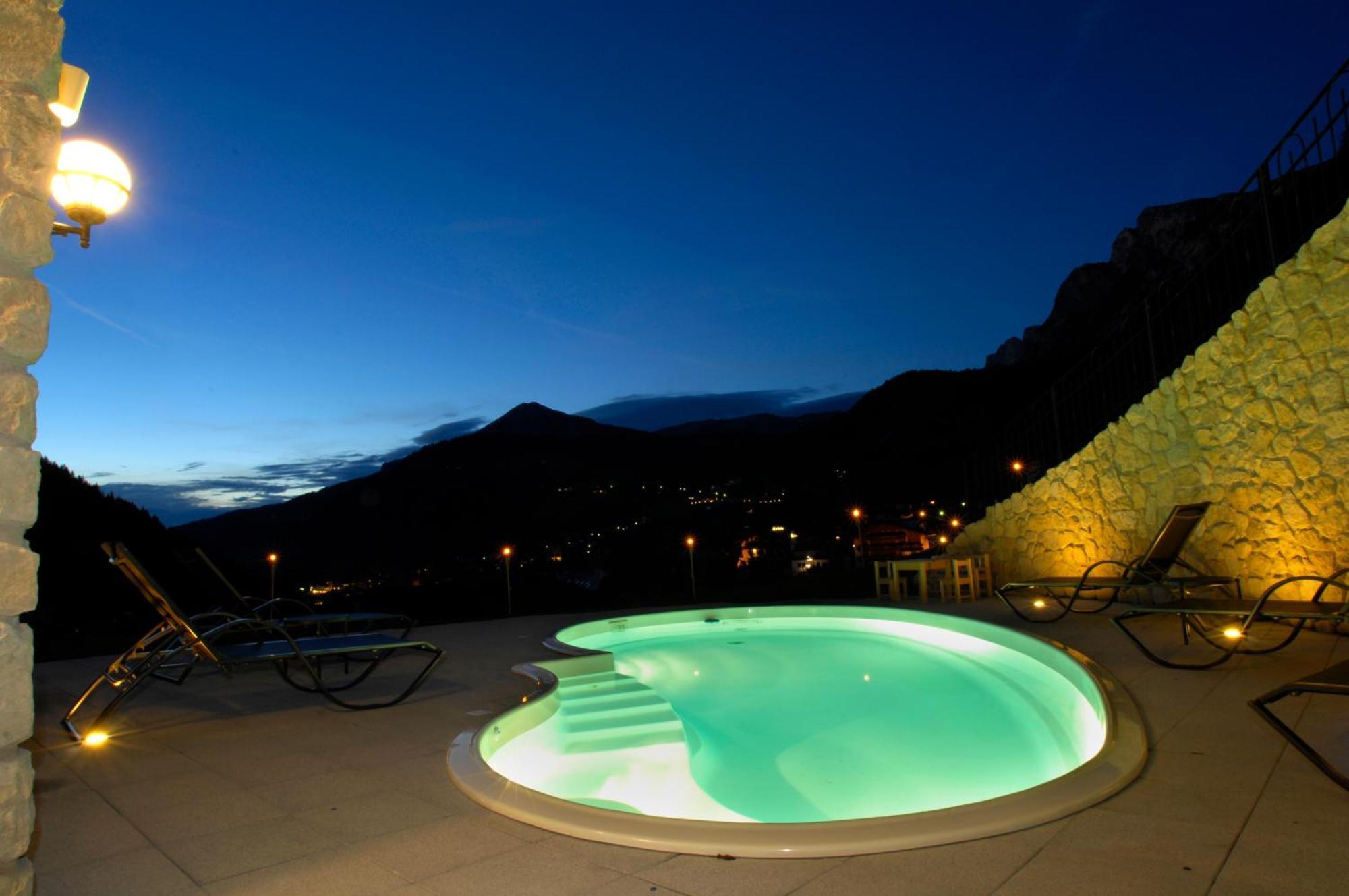 Garni La Tambra Hotel Selva di Val Gardena Exterior foto