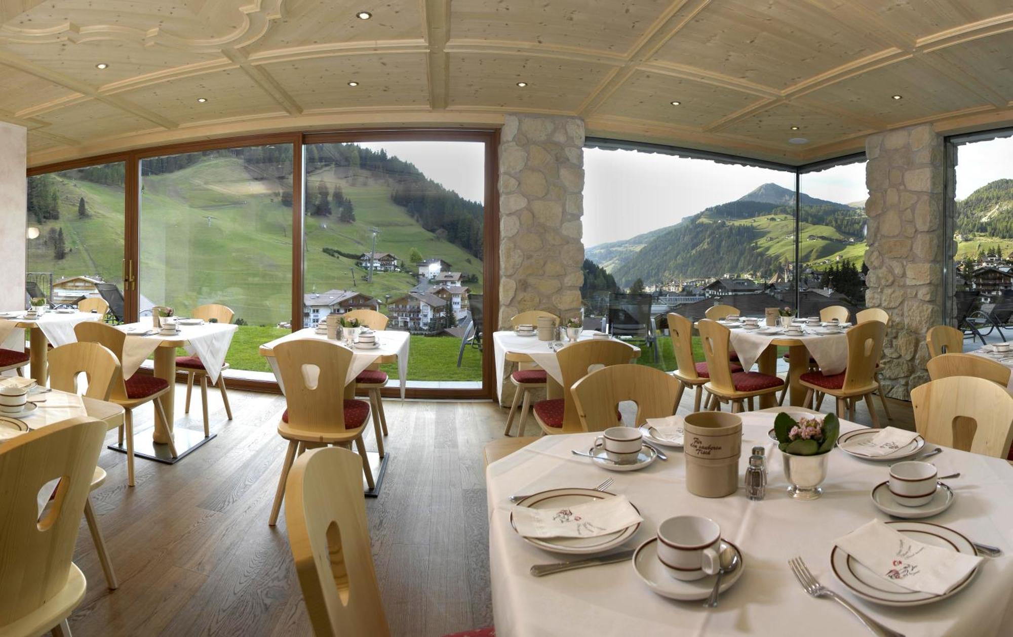 Garni La Tambra Hotel Selva di Val Gardena Exterior foto